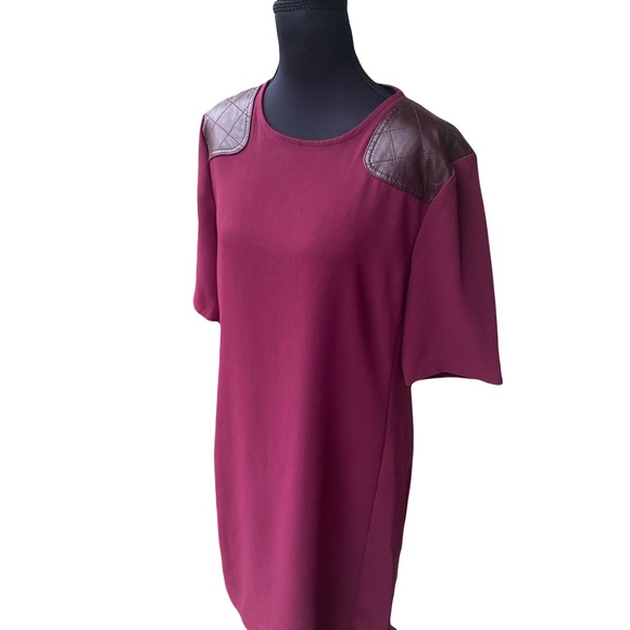 Marc By Marc Jacobs Burgundy Top with Leather Shoulder Accents - Picture 1 of 4